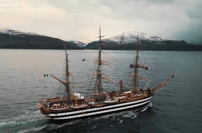  La Nave Amerigo Vespucci ha doppiato Capo Horn